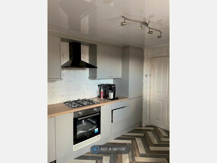 3 Bedroom Terraced House To Rent In Whinway, Washington, NE37