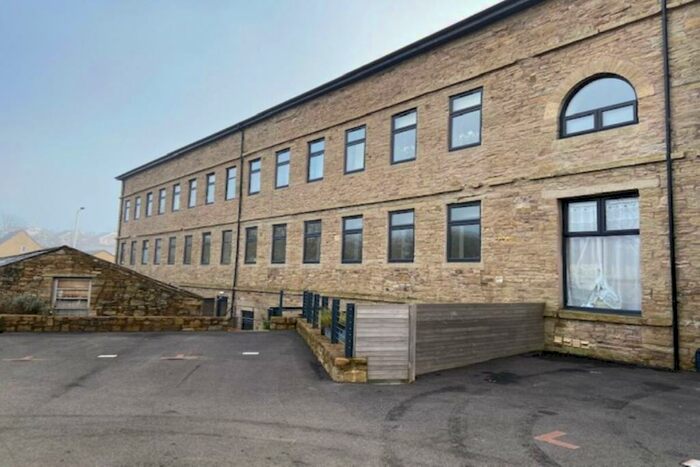 2 Bedroom Flat To Rent In Holcombe Road, Rossendale, BB4