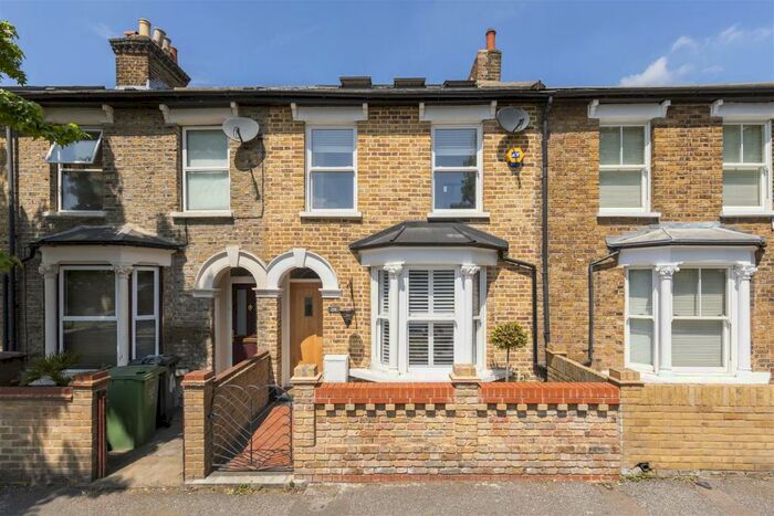 3 Bedroom Terraced House To Rent In Queens Road, Walthamstow, E17