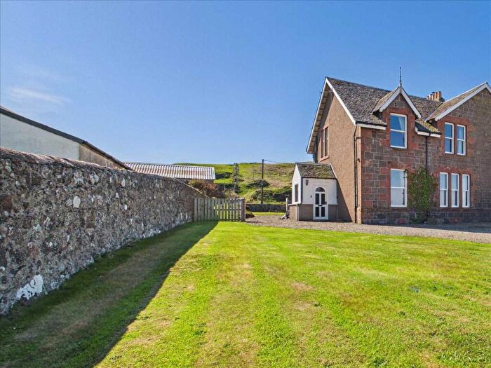 5 Bedroom Semi-Detached House For Sale In Craigmore East, Machrihanish, PA28
