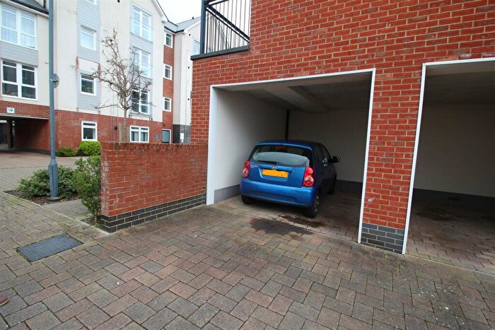 2 Bedroom Apartment For Sale In Stabler Way, Poole, BH15