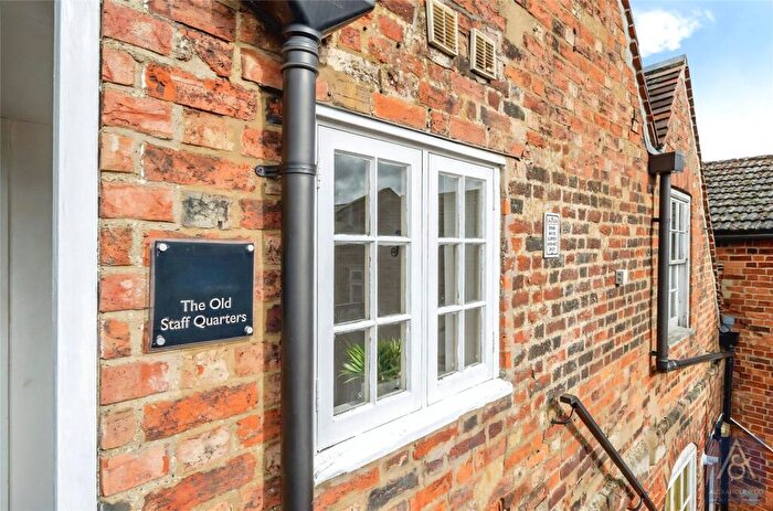 2 Bedroom Apartment For Sale In West Street, Buckingham, Buckinghamshire, MK18