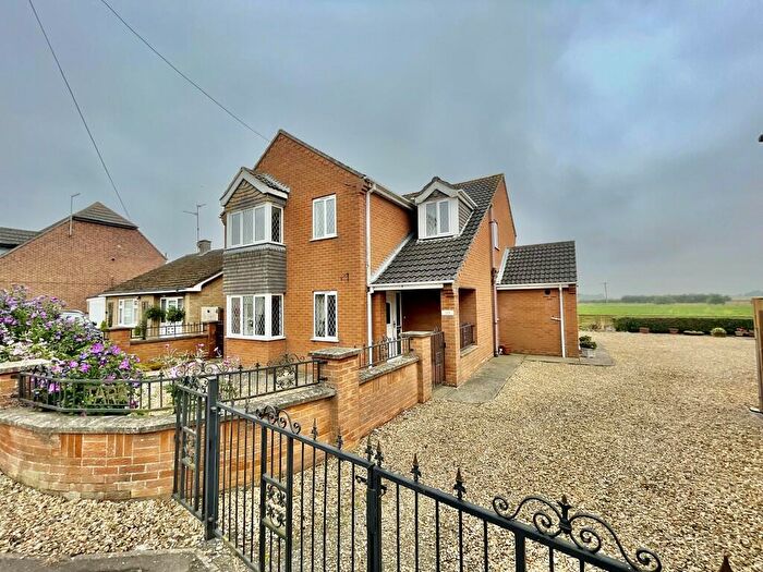 4 Bedroom Detached House For Sale In Bourne Road, Pode Hole, PE11