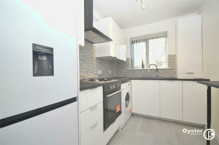 3 Bedroom Apartment To Rent In Granville Place, High Road, London, N12