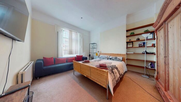 2 Bedroom Flat To Rent In Richborne Terrace, London, SW8