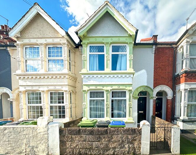 3 Bedroom Terraced House To Rent In Kensington Avenue, Watford, WD18