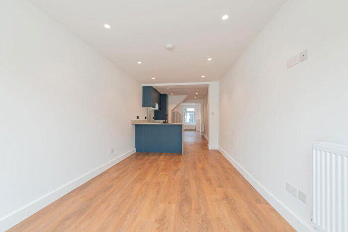2 Bedroom End Of Terrace House To Rent In Methuen Street, Southampton, SO14