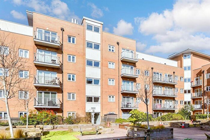 2 Bedroom Apartment For Sale In Whitestone Way, Croydon, Surrey, CR0