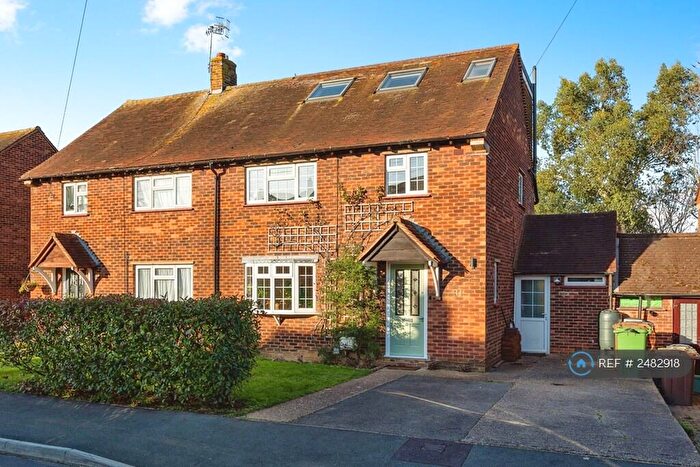 4 Bedroom Semi-Detached House To Rent In Banders Rise, Guildford, GU1
