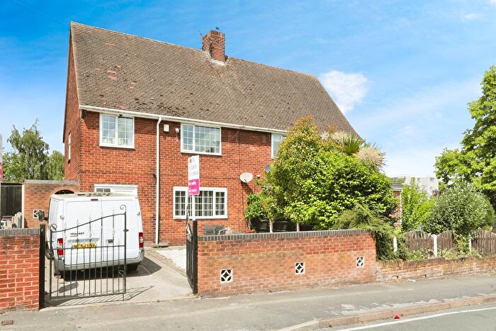 3 Bedroom Semi-Detached House For Sale In Edinburgh Road, Worksop, S80