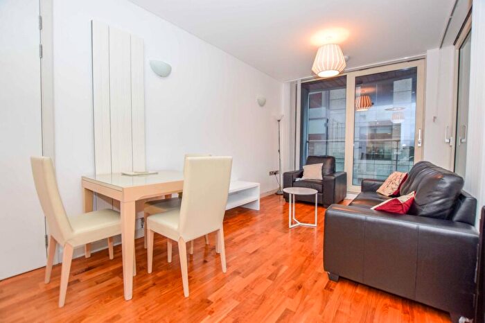 2 Bedroom Flat To Rent In Leftbank, Spinningfields, Manchester, M3