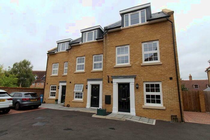 4 Bedroom Town House To Rent In Havelock Gardens, Hertford, SG14