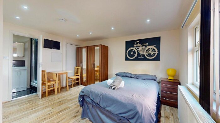 Studio To Rent In St. Pauls Avenue, London, NW2