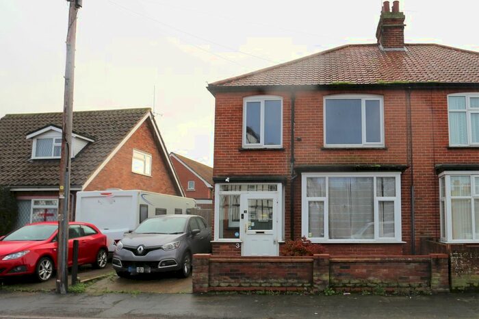 3 Bedroom Semi-Detached House To Rent In Seaton Road, Felixstowe, IP11