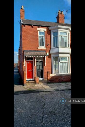 2 Bedroom Flat To Rent In Crondall Street, South Shields, NE33