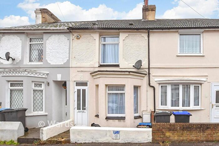 2 Bedroom Terraced House For Sale In Glenfield Road, Dover, Kent, CT16