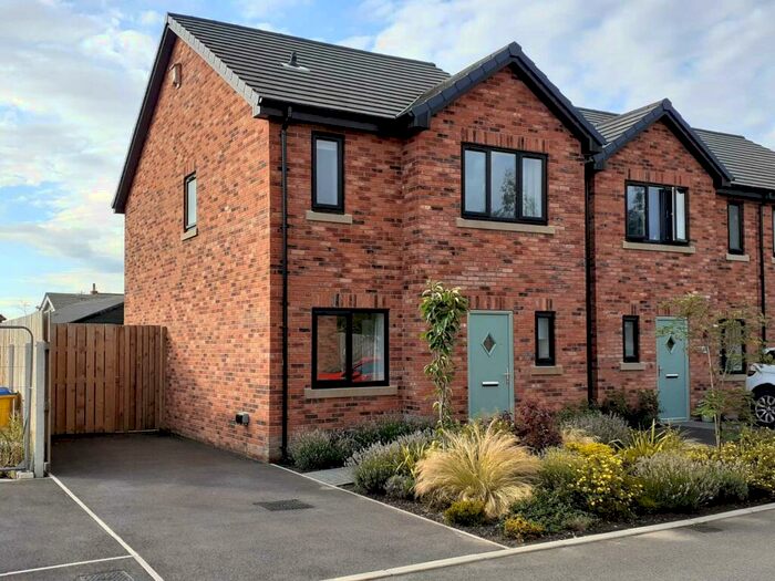 3 Bedroom Detached House To Rent In The Gravel, Mere Brow, PR4