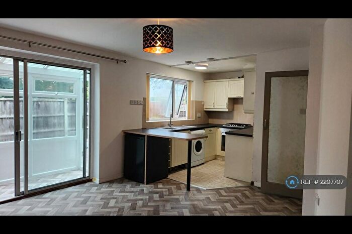 2 Bedroom Flat To Rent In Lomaine Drive, Birmingham, B30