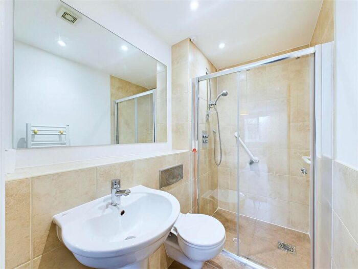 2 Bedroom Apartment For Sale In Townhead Road, Dore, Sheffield, S17