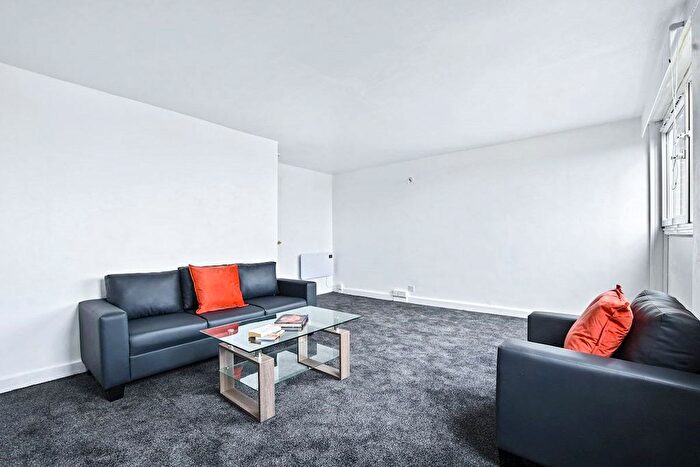 1 Bedroom Flat To Rent In Crayford Road, Holloway, London, N7