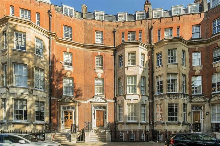 2 Bedroom Flat To Rent In Egerton Place, London, SW3