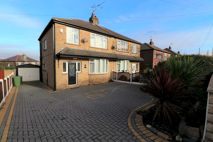 3 Bedroom Semi-Detached House To Rent In Cemetery Road, Pudsey, West Yorkshire, Uk, LS28