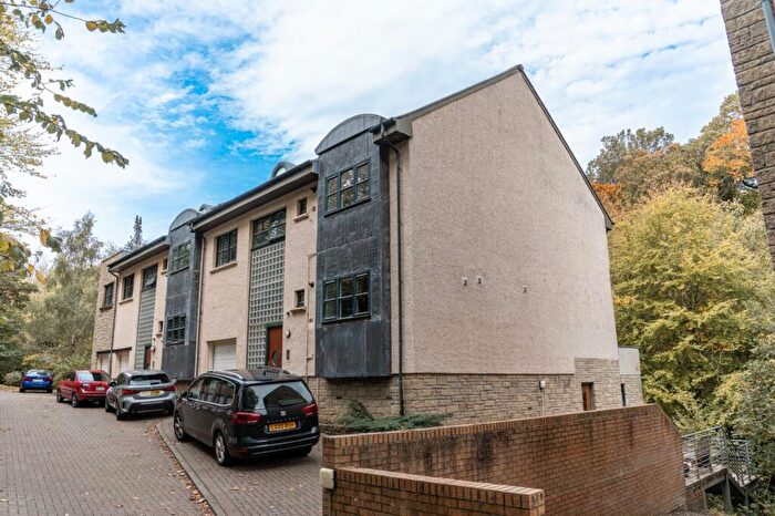 4 Bedroom Flat For Sale In / West Mill Road, Edinburgh, EH13