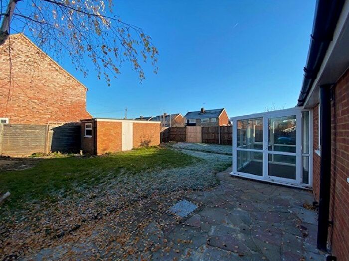 3 Bedroom Detached Bungalow For Sale In Ingram Avenue, Aylesbury, HP21