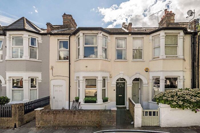 2 Bedroom Flat To Rent In Strathville Road, Earlsfield, SW18