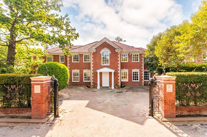 6 Bedroom Detached House For Sale In St.Leonard's Hill, Windsor, SL4