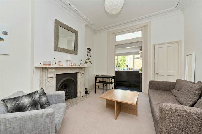 2 Bedroom Flat To Rent In Netherwood Road, London, W14