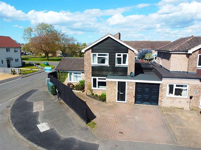 5 Bedroom Link Detached House For Sale In The Trundle, Somersham, PE28