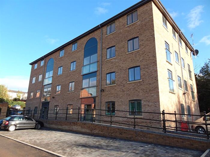 2 Bedroom Flat To Rent In Mill Road, Shrewsbury, SY2