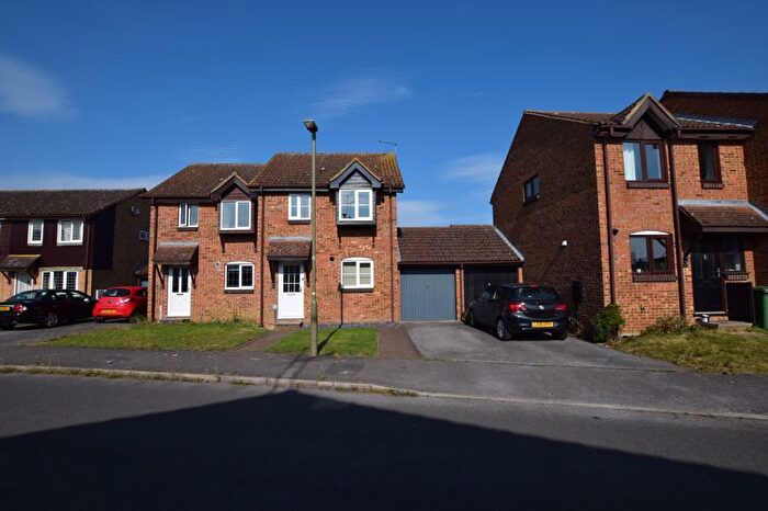 3 Bedroom Semi-Detached House To Rent In Pelham Road, Thame, OX9