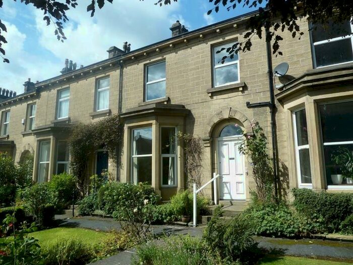 1 Bedroom Apartment To Rent In Park Road, Bingley, West Yorkshire, BD16