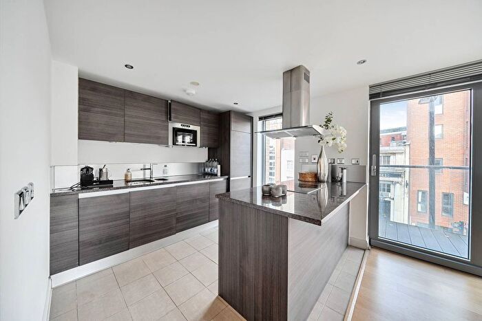 2 Bedroom Flat To Rent In Vauxhaull Bridge Road, Westminster, London, SW1V