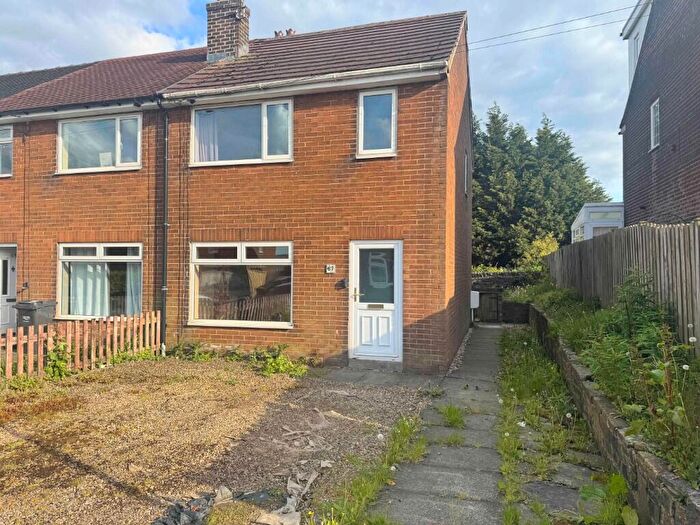 3 Bedroom Town House For Sale In West View, Stainland, HX4