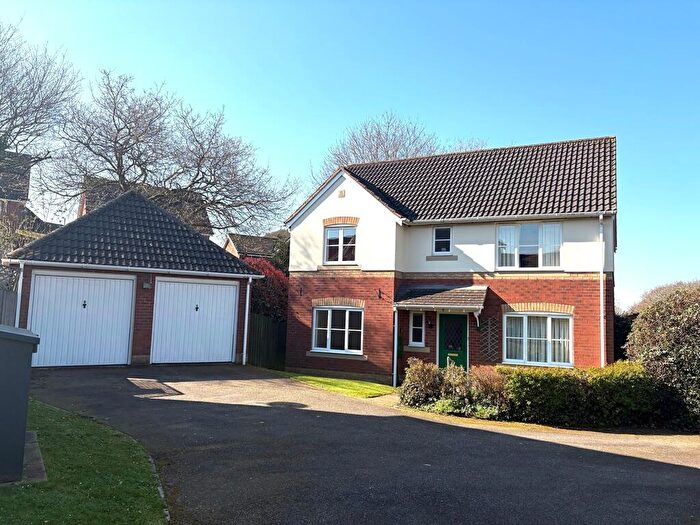 4 Bedroom Detached House For Sale In Mathews Close, Honiton, EX14