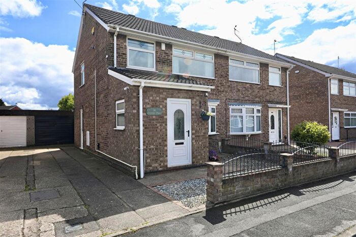 3 Bedroom Semi-Detached House For Sale In Kendal Way, Hull, HU4