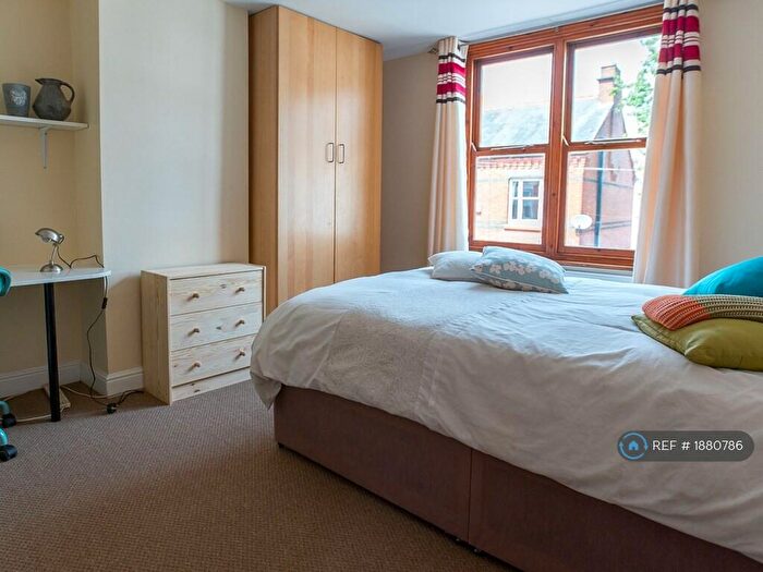 4 Bedroom Semi-Detached House To Rent In Montague Road, Leicester, LE2