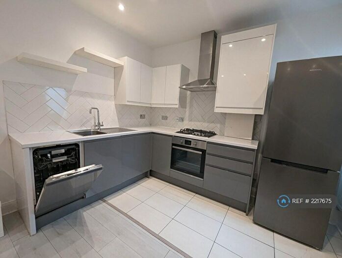 2 Bedroom Flat To Rent In Kingsland Road, London, E2