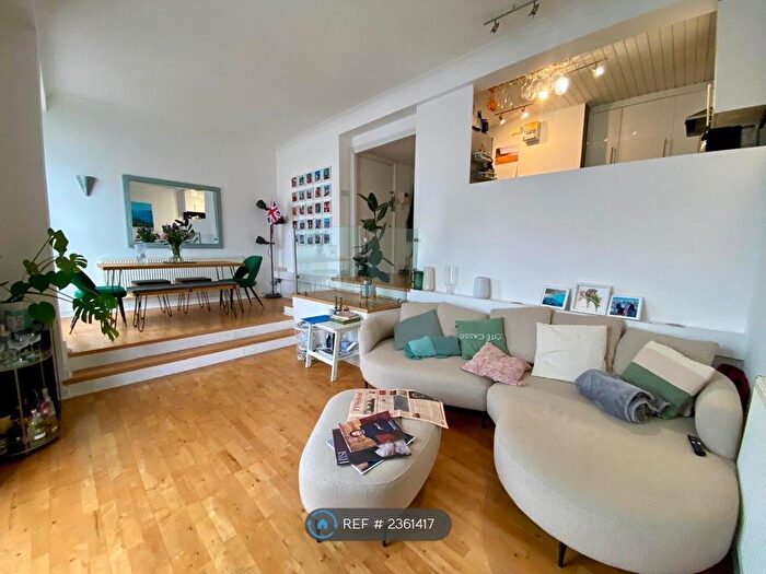 2 Bedroom Flat To Rent In Gloucester Terrace, London, W2