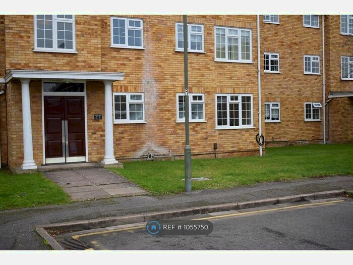 2 Bedroom Flat To Rent In Waters Drive, Staines-Upon-Thames TW18