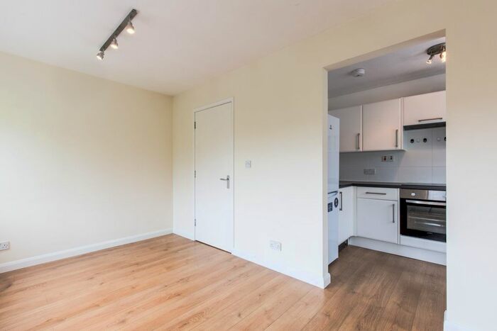 1 Bedroom Flat To Rent In Argyle Road, London, W13