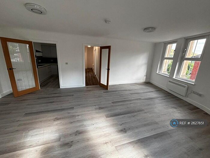 2 Bedroom Flat To Rent In Bethcar Street, Ebbw Vale, NP23