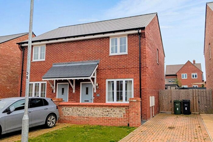 2 Bedroom Semi-Detached House For Sale In Broyd Avenue, Halstead, CO9