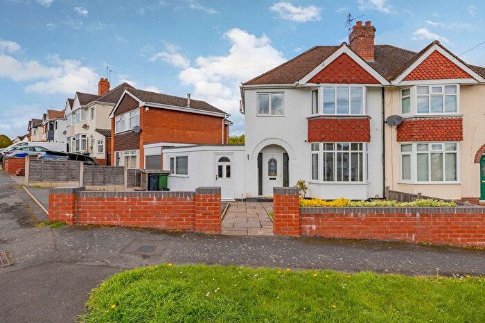 3 Bedroom Semi Detached House For Sale In Gerald Road, Wollaston, Stourbridge, DY8