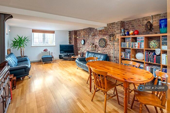 2 Bedroom Flat To Rent In Globe Wharf, London, SE16