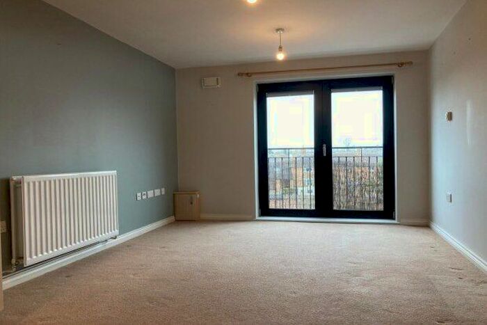 2 Bedroom Flat To Rent In Buckingham Road, Bicester, OX26