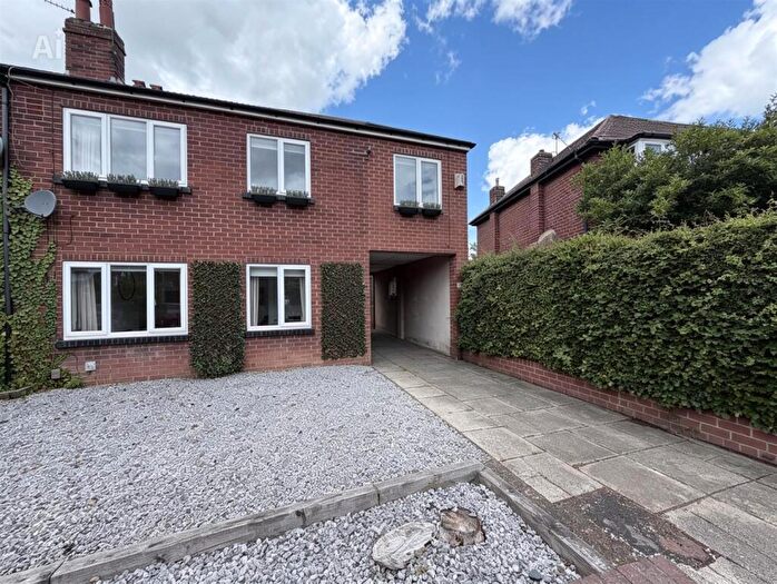 4 Bedroom Semi-Detached House For Sale In Towers Way, Meanwood, LS6